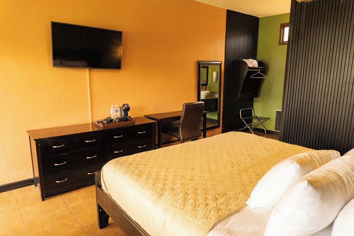 Room 17 of 43