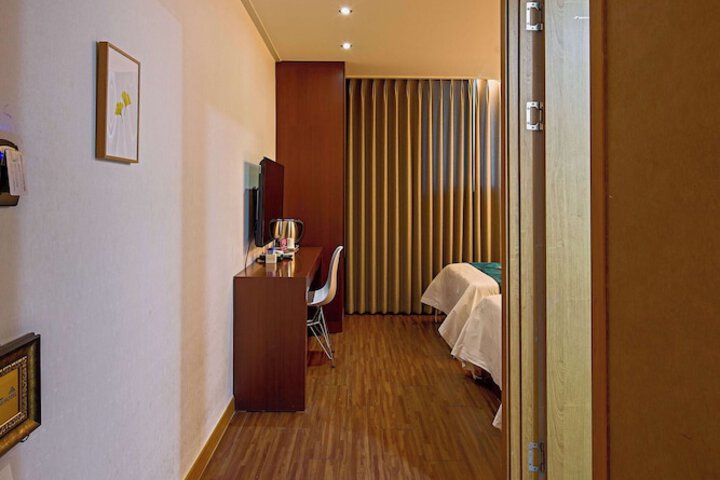 Room 19 of 57