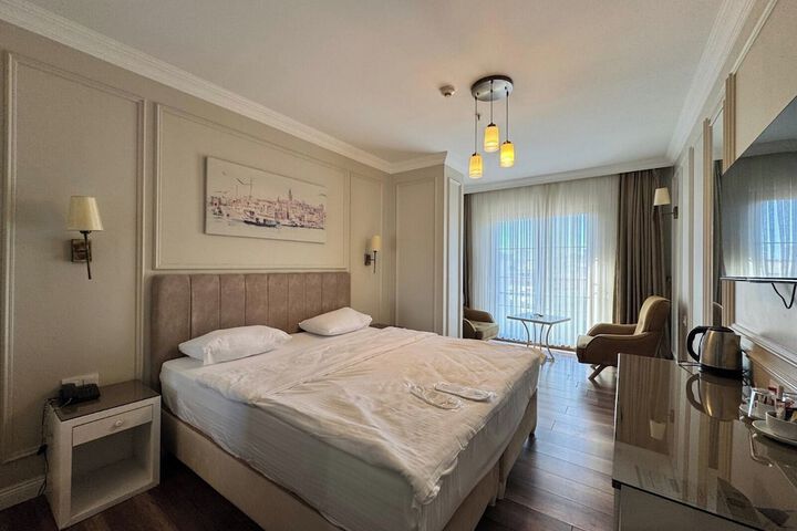 Room 17 of 38