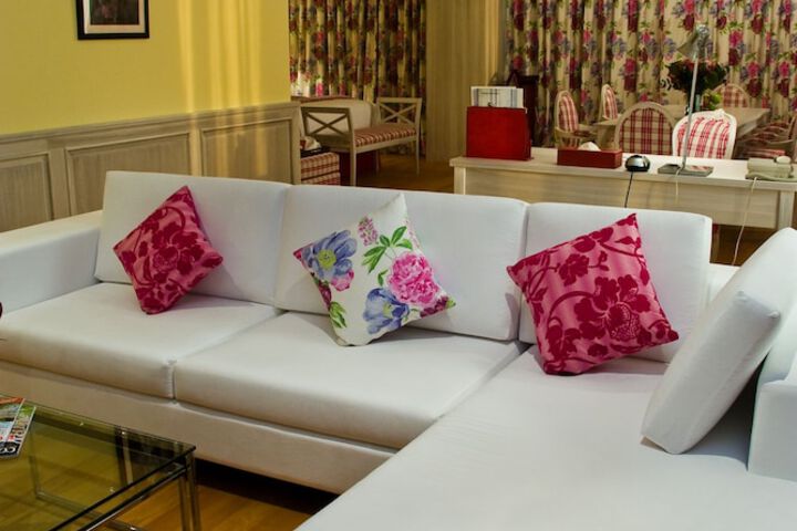 Room 3 of 179