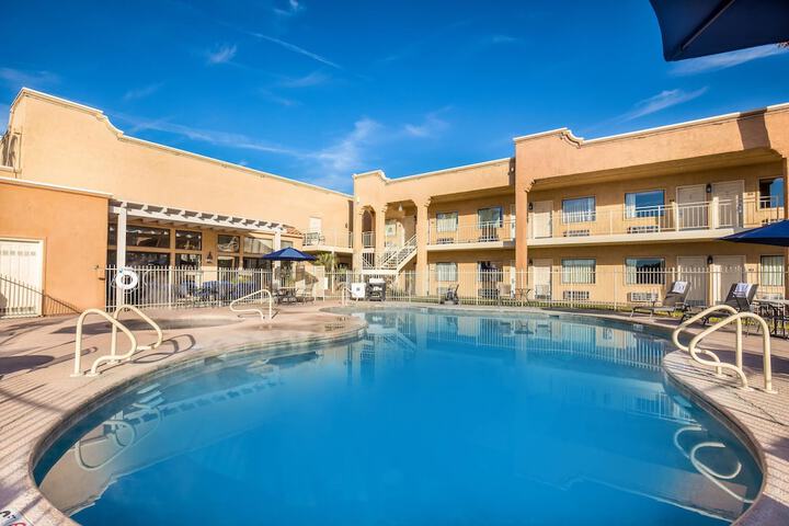 Hotel with Pool