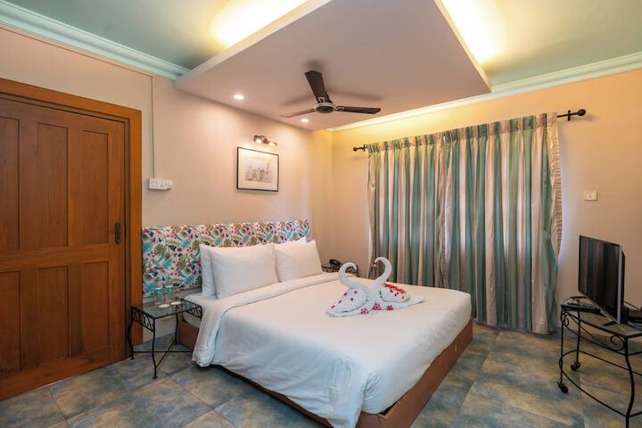 Room 12 of 114