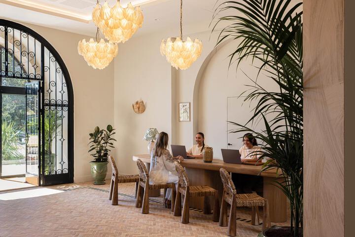 Guest Lobby
