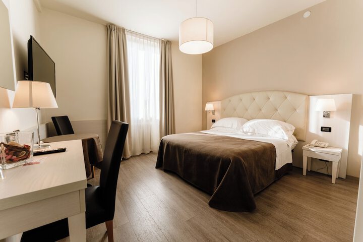 Room 30 of 92