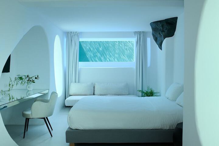 Room 34 of 115