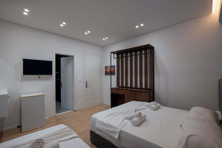 Room 72 of 131