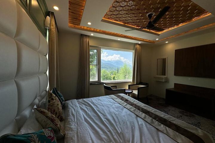 Room 21 of 47