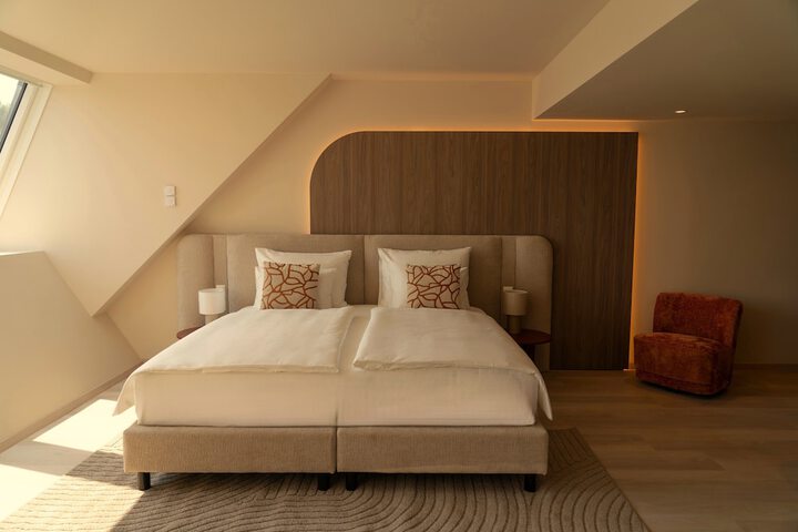 Room 71 of 165