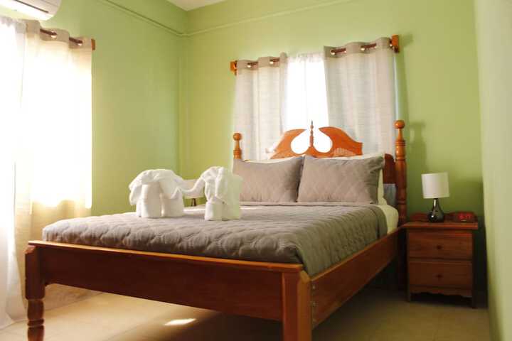 Room 2 of 37