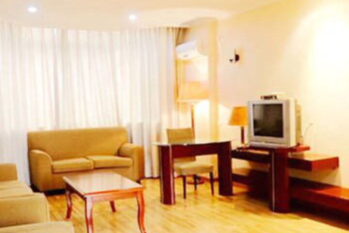 Room 6 of 7