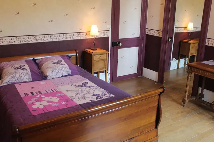 Room 6 of 13