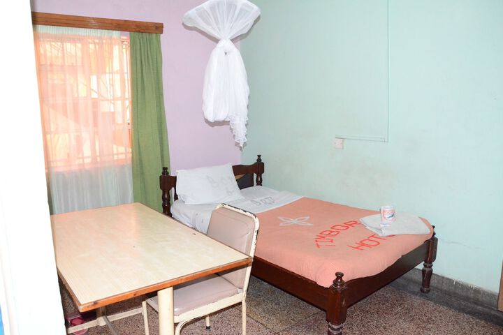 Room 10 of 23