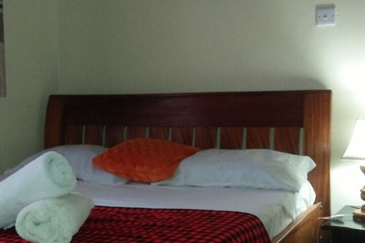 Room 4 of 25