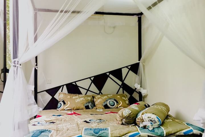Room 37 of 53