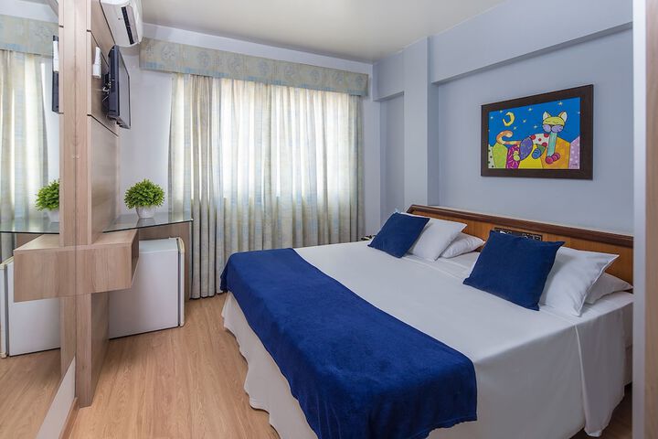 Room 12 of 82