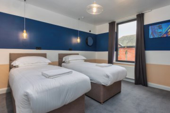 Room 34 of 109
