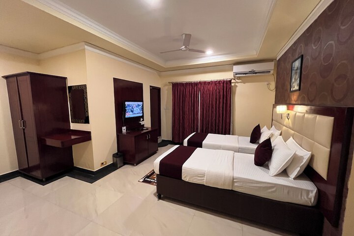 Room 44 of 135