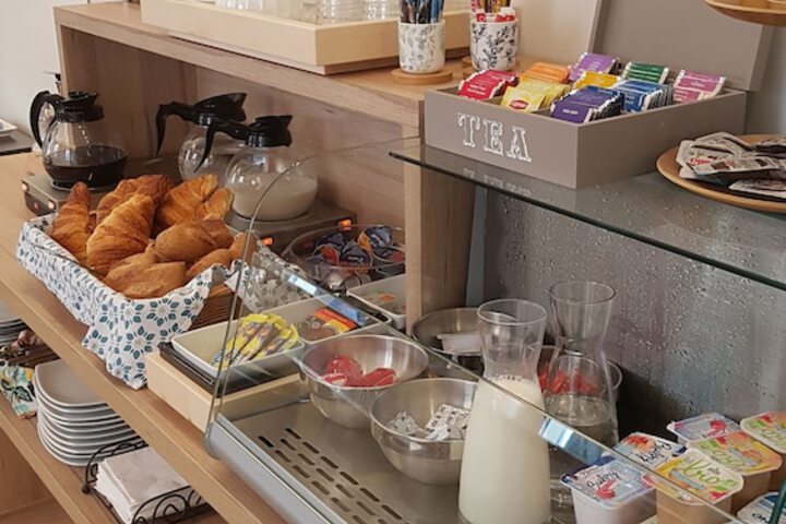 Breakfast/Coffee Service 27 of 37