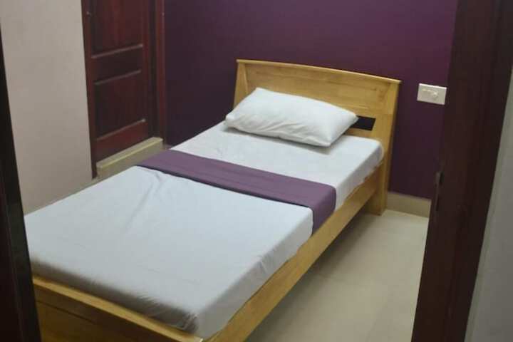 Room 16 of 29