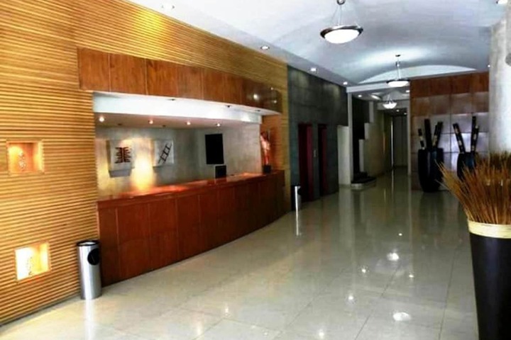 Entrance & Lobby