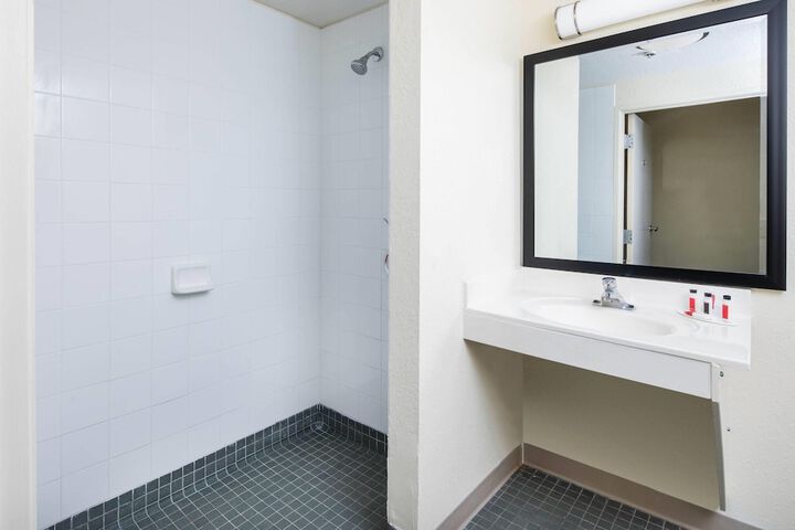 Room 15 of 20