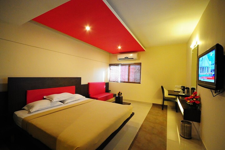 Room 10 of 25