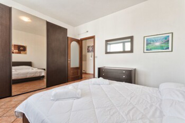 Room 9 of 20