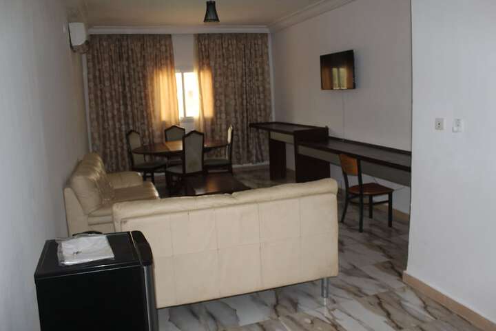 Room 12 of 15