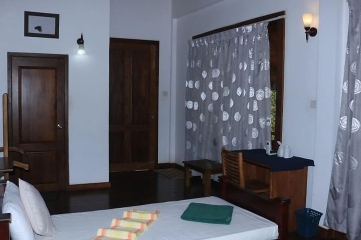 Room 8 of 31