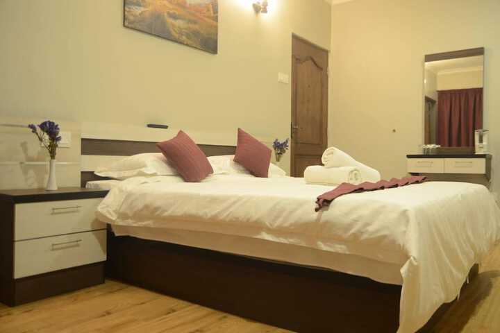 Room 20 of 33