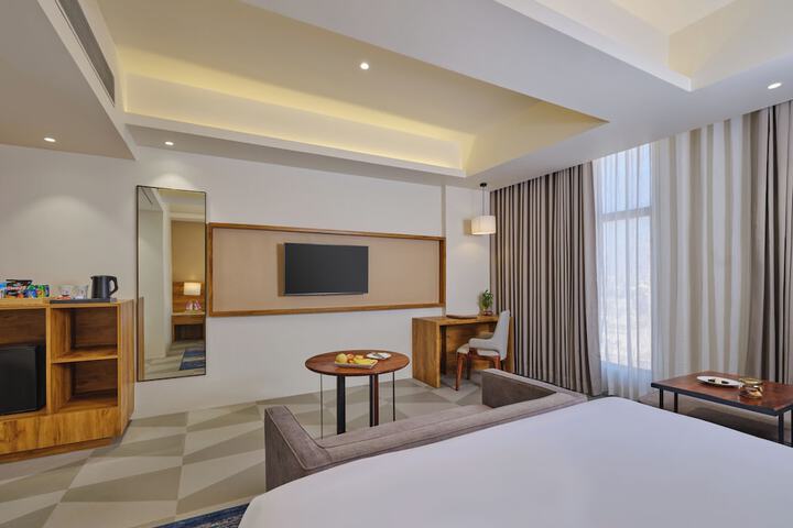Room 6 of 25