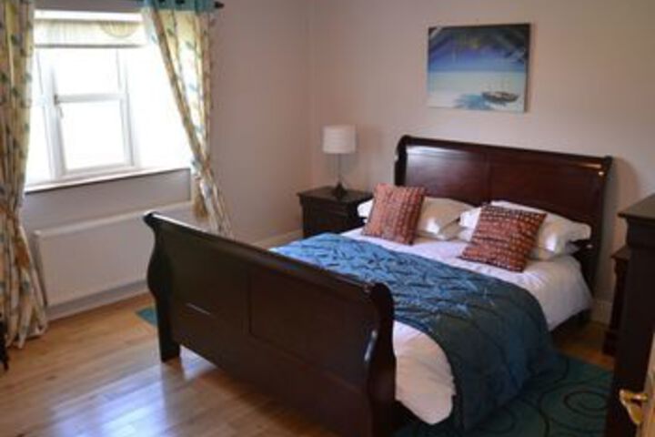 Room 6 of 14