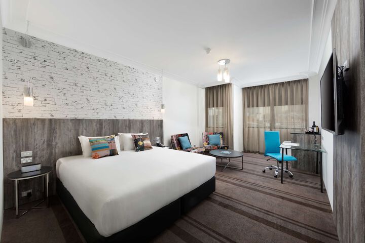 Room 9 of 39