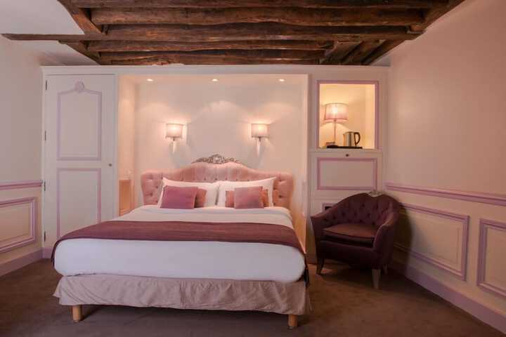 Room 8 of 22