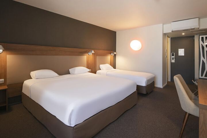 Room 20 of 69