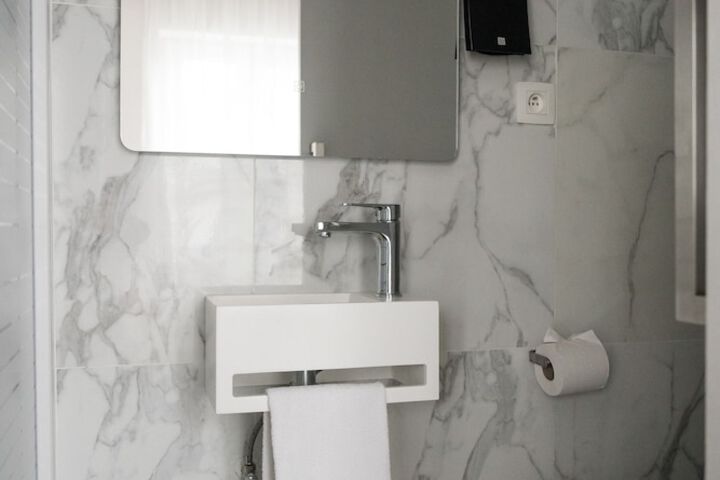 Room 15 of 26