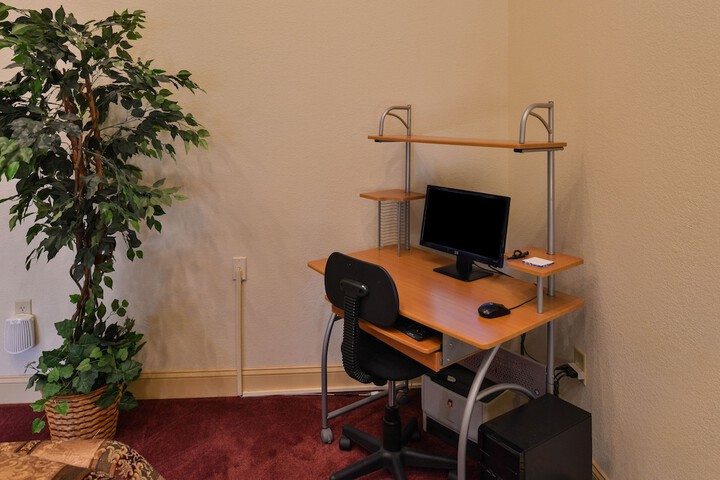 Business Center 25 of 31