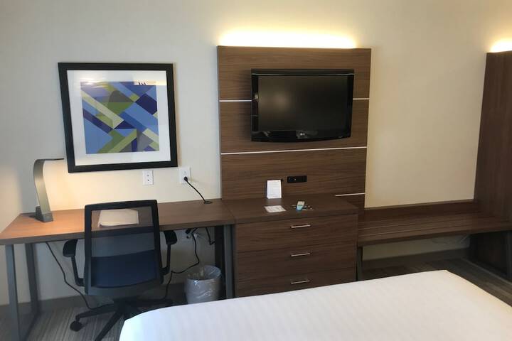 2 Queen Beds (11 of 23)