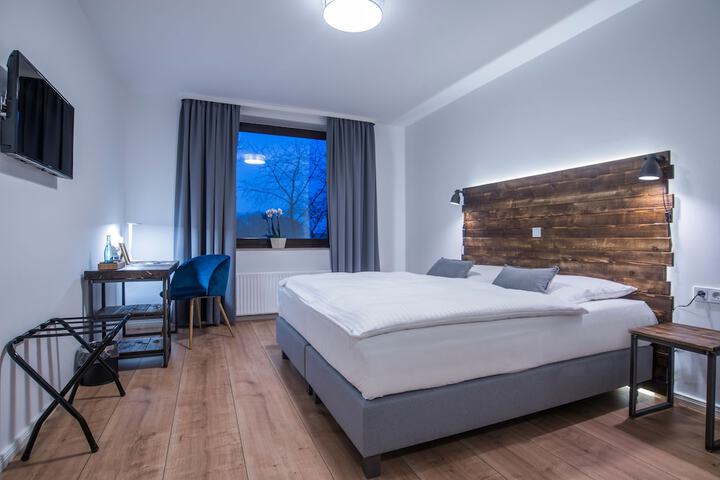 Room 8 of 37