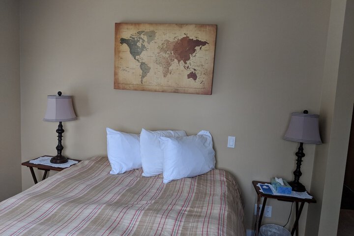Room 33 of 85