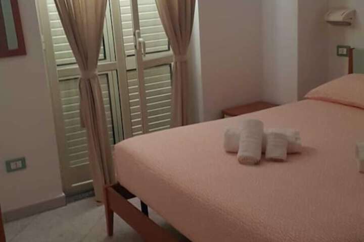 Room 6 of 23