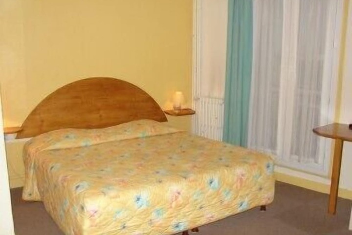 Room 2 of 43