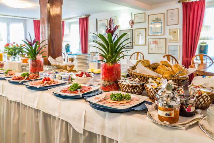 Breakfast/Coffee Service 10 of 24