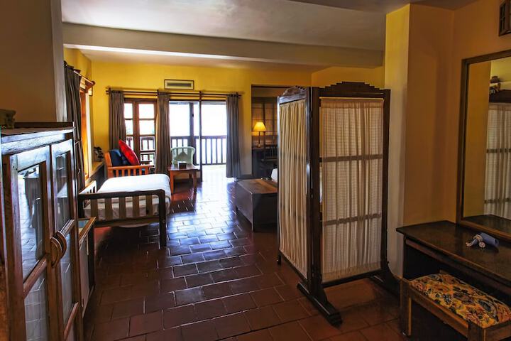 Room 9 of 49