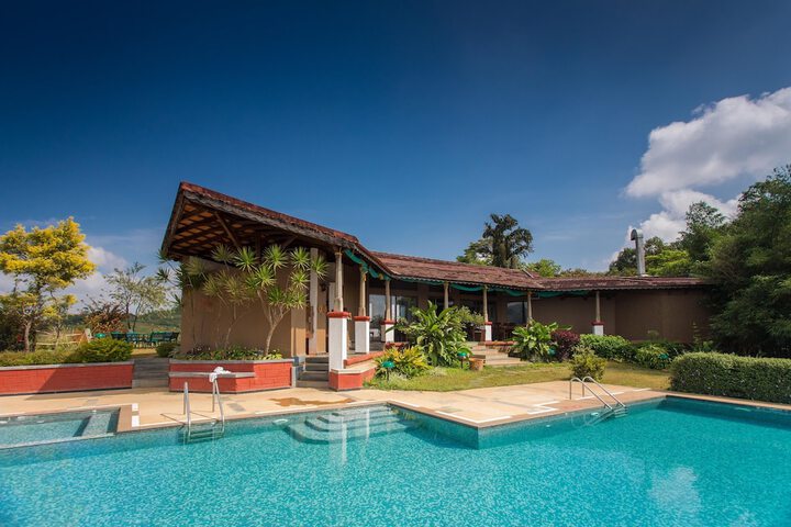 Hotel Pool