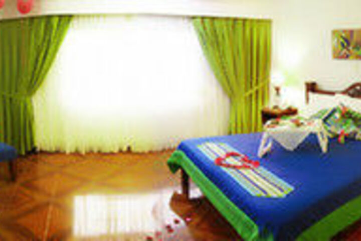 Room 11 of 24