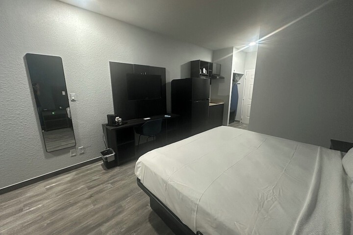 Room 32 of 101