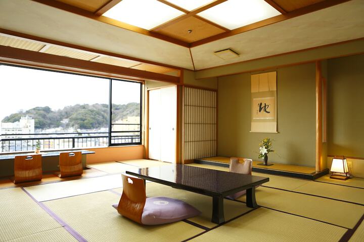 Room 7 of 37