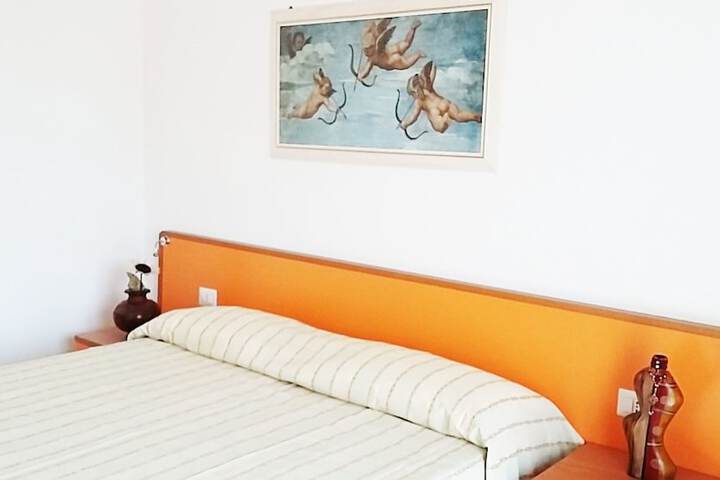 Room 4 of 15