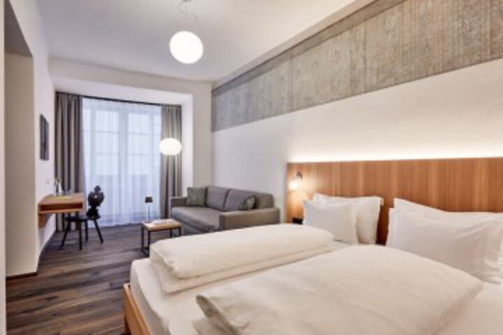Room 3 of 42